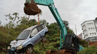 Bangunan UIN Imam Bonjol Padang Ambruk, 4 Mobil Tertimbun hingga Proses Belajar Dihentikan!
