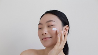 5 Rekomendasi Krim Kolagen di Indomaret untuk Atasi Kerutan Usia 50 Tahun