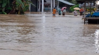 Banjir Aia Gadang Pasaman Barat Putus Jalan Nasional, Arus Lalu Lintas Lumpuh Total!