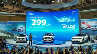 Tiga Kendaraan Elektrifikasi Toyota Hadir di GJAW 2025, New Veloz Hybrid EV Paling Mencuri Perhatian