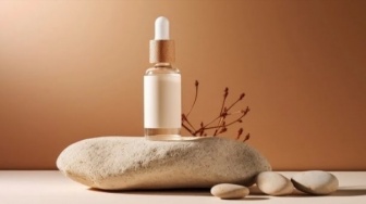 4 Serum Symwhite 377 untuk Auto Wajah Cerah Bebas Kusam dan Hiperpigmentasi