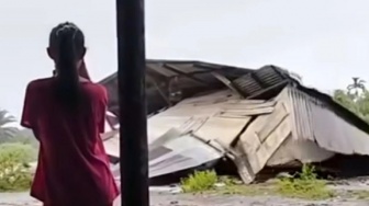 Rumah Warga Hanyut Terseret Luapan Batang Masang Pasaman Barat, 10 Kecamatan Diterjang Bencana!