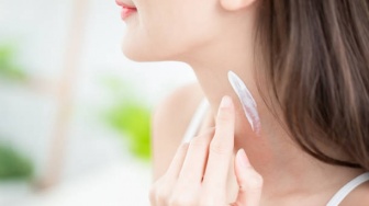 5 Rekomendasi Neck Cream untuk Wanita Usia 30 Tahunan, Cegah Kerutan