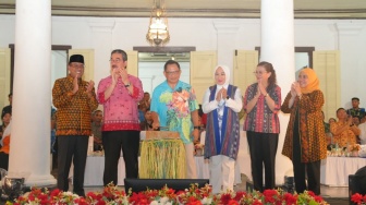 Mendagri Puji Pesona Alam Hingga Kekayaan Sejarah Banda Neira Saat Resmikan Banda Heritage Festival