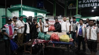 Gerindra Sumut Sebar 5 Ribu Nasi Bungkus untuk Makan Malam Korban Banjir di Medan