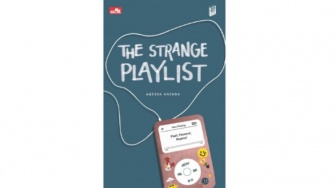 Ulasan Novel The Strange Playlist: Ketika Lagu Membawa Pergi ke Masa Lalu