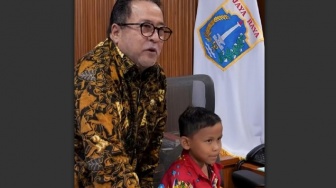 Viral Bocah SD PP Naik KRL Tangerang-Jakarta Demi Sekolah, Rano Karno: Kamu Hebat Nak!