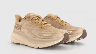 3 Rekomendasi Sepatu Lari Hoka Terbaik Diskon 70 Persen di Foot Locker