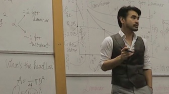 Bukan Touchscreen atau Chromebook, Guru Cuma Butuh 3 Hal Ini untuk Mendidik