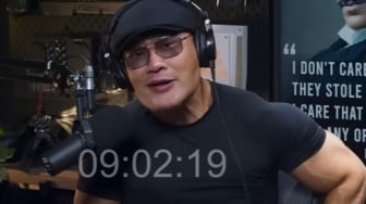 Komentar Agak Laen Deddy Corbuzier Terkait Video Permintaan Maaf Anita Tumbler dan Suami