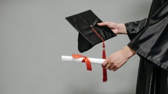 Kamu Salah Jurusan? Ini Rahasia Roy Nugroho yang Bikin Kamu Tetap Cumlaude