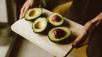 6 Makanan Anti Aging Alami yang Bisa Cegah Tanda Penuaan, Cocok untuk Usia 40-an!