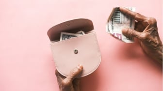 Mengenal Fenomena Pink Tax: Kenapa Produk Perempuan Selalu Lebih Mahal?