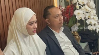 Dibanjiri Hujatan, Inara Rusli Menangis Saat Minta Maaf di Depan Publik