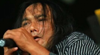 Kabar Duka, Rocker Legendaris Ecky Lamoh Meninggal Dunia di Yogyakarta Akibat Komplikasi