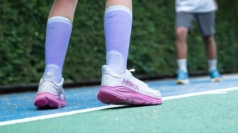 5 Rekomendasi Sepatu Lari Hoka Paling Nyaman untuk Wanita