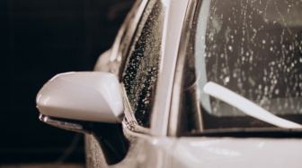 Mobil Kebanjiran? 5 Langkah "Pertolongan Pertama" yang Wajib Dilakukan sebelum Telepon Bengkel!