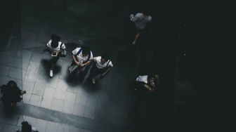 Memutus Rantai Perundungan di Sekolah Melalui Literasi Hukum Sejak Dini