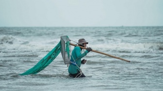 Nasib Masyarakat Pesisir di Tengah Gelombang Ancaman Krisis Iklim