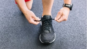 6 Pilihan Sepatu Lari yang Cocok untuk Pemilik Kaki Lebar, Stylish dan Nyaman