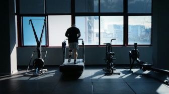 Mengupas Cara Maudy Ayunda Bangun Kebiasaan dengan Empat Trik Atomic Habits