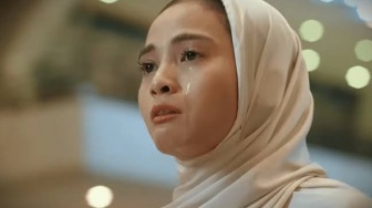 Review Film Air Mata Mualaf: Mendalami Gejolak Batin Tatkala Pindah Agama