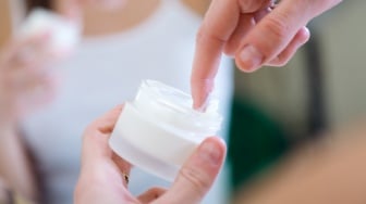 5 Rekomendasi Moisturizer dengan Kandungan Hyaluronic Acid dan Ceramide, Kulit Lembap Maksimal!
