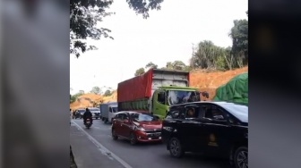Sitinjau Lauik Macet Parah, Ketua Muhammadiyah Sumbar: Pemerintah Harus Antisipasi, Ini Membahayakan