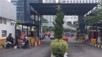 Terbongkar! Ini Alasan Parkir di Polda Metro Jaya Wajib Bayar