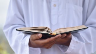 7 Pelajaran Penting dari Penjelasan Gus Baha tentang Arti Kata Yasin