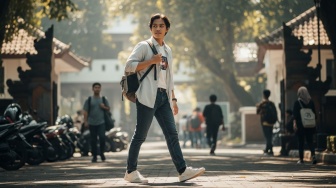 6 Sneakers Lokal Mulai Rp100 Ribuan untuk Mahasiswa, Stylish dan Nyaman Dipakai Kuliah!