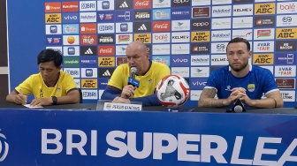 Tiga Pemain Persib Kemungkinan Absen Lawan Borneo FC, Bojan Minta Bobotoh Padati GBLA