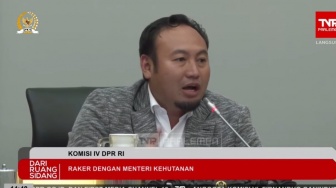 DPR Desak Menhut Raja Juli Mundur Jika Tak Sanggup Atasi Banjir Sumatra