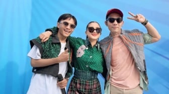 Viral Momen Ghea Youbi Tepis Tangan Fajar Sadboy Saat Salaman, Ini Penjelasannya