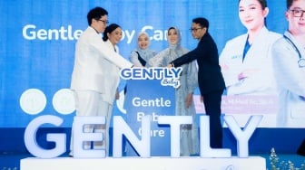 Bocoran Zaskia Sungkar: 3 Produk Wajib Ada untuk Kulit Newborn, Apa Saja?