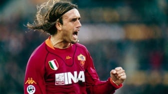 Gabriel Batistuta Blak-blakan, Sindir Tajam Strategi Pep Guardiola hingga Hilangnya Pemain Nomor 9