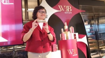 Sibuk Tak Punya Waktu? Ini Skincare Lokal 'Satu Botol Ajaib' Andalan Grace Tahir untuk Wanita Modern