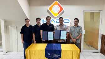 Jembatan Kampus ke Industri: IKADO Surabaya & Nusantara Beta Studio Bentuk Innovation Hub