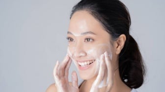 7 Rekomendasi Sabun Muka Non SLS dan Non Paraben untuk Usia 40 Tahun