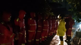 Lereng Gunung Sinapeul Longsor, 100 KK di Arjasari Dievakuasi Darurat Malam Ini