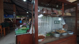 Gudeg Legend di Jogja Sediakan Makanan Gratis, Sajikan Menu Nusantara untuk Perantau Sumatera