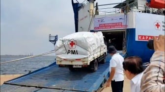 Bawa 60 Tangki Air dan Logistik, PMI Berangkatkan Kapal Kemanusiaan ke Aceh hingga Sumbar