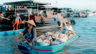 Suara Pesisir yang Padam: Hak Perempuan Nelayan yang Masih Terabaikan