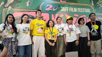 Teuku Rifnu Wikana Keluar dari Stereotip, Sukses Mainkan Drama Emosional di 'Suka Duka Tawa'