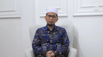 Ustaz Adi Hidayat: Elit Politik Stop Atraksi, Mohon Perhatian Tulus untuk Korban Bencana