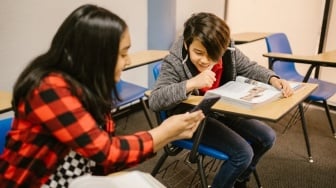 Ketika Grup Chat Jadi "Medan Bullying": Bagaimana Cara Menghadapinya?