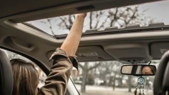 8 Mobil Sunroof untuk Keluarga Masa Kini, Cek Harga Paling Murah Performa Terbaik