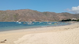 Kisah Relawan Kebersihan di Pesisir Pantai Lombok