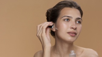 4 Face Oil Anti-Aging untuk Usia 40-an, Atasi Tekstur Kulit dan Flek Hitam