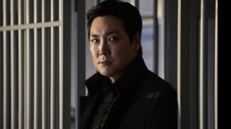 Film dan Serial Cho Jin Woong: Umumkan Pensiun usai Jejak Kriminal Terbongkar